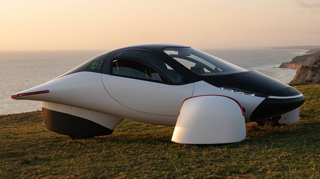Tras el Sol: El Aptera Solar, un Carro Curioso que se Cree Delfín
