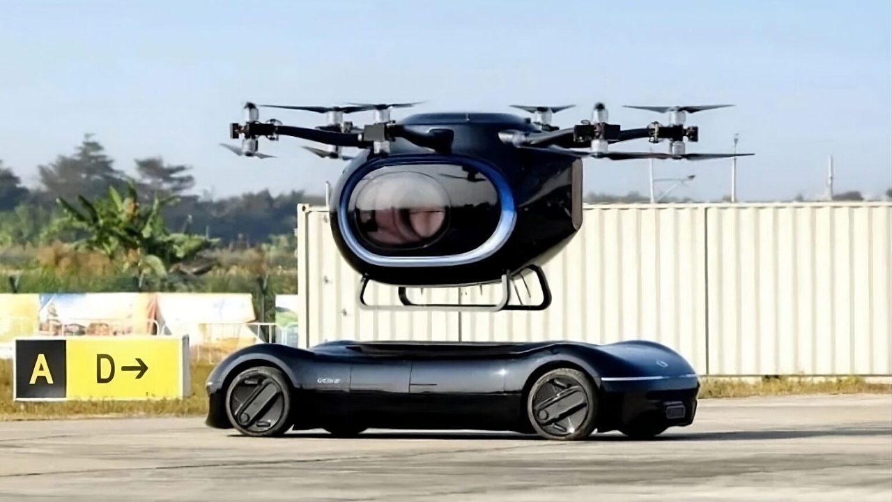 Un carro volador que se cree un Halo