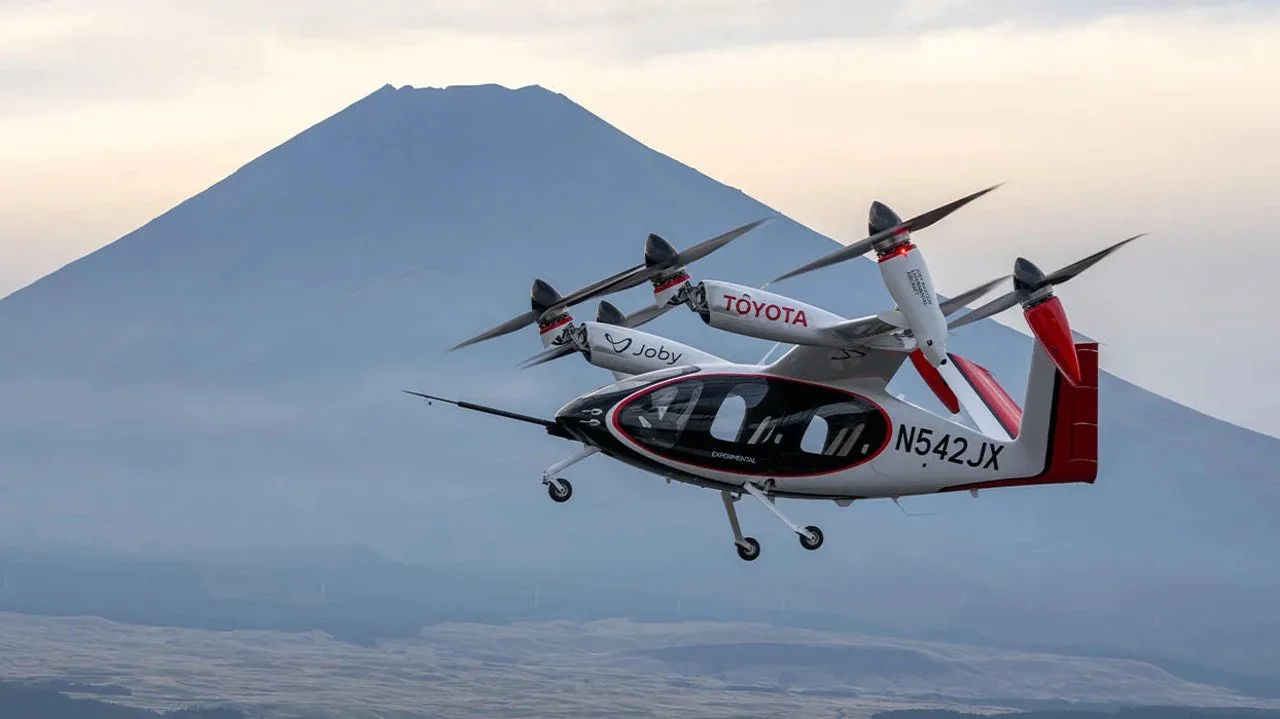Coches voladores: Toyota y Joby dicen “Agáchate…”