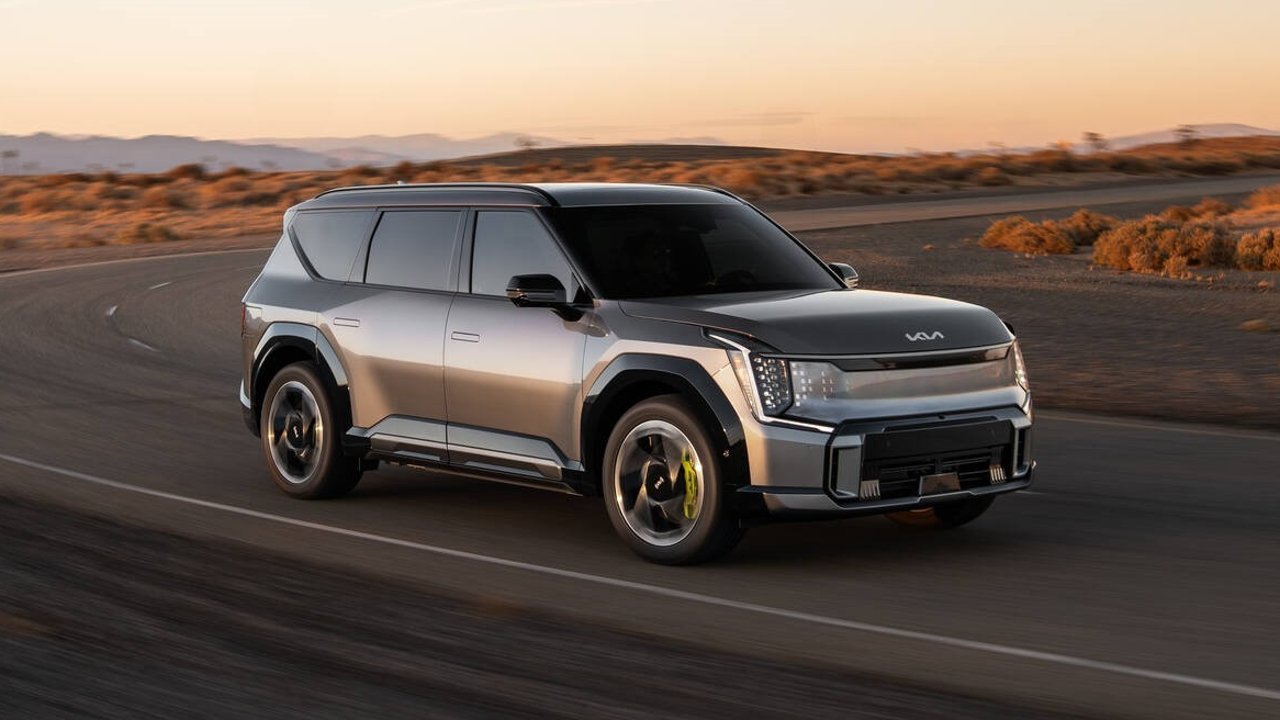 Kia EV9 GT: Porque la práctica de fútbol no puede esperar