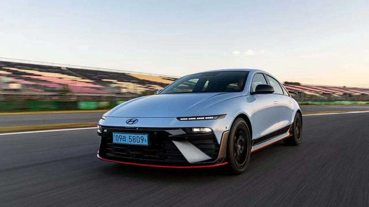 El Ioniq 6N de 650 HP de Hyundai ya está aquí. ¿Alguien se acordó de pasar el dato?
