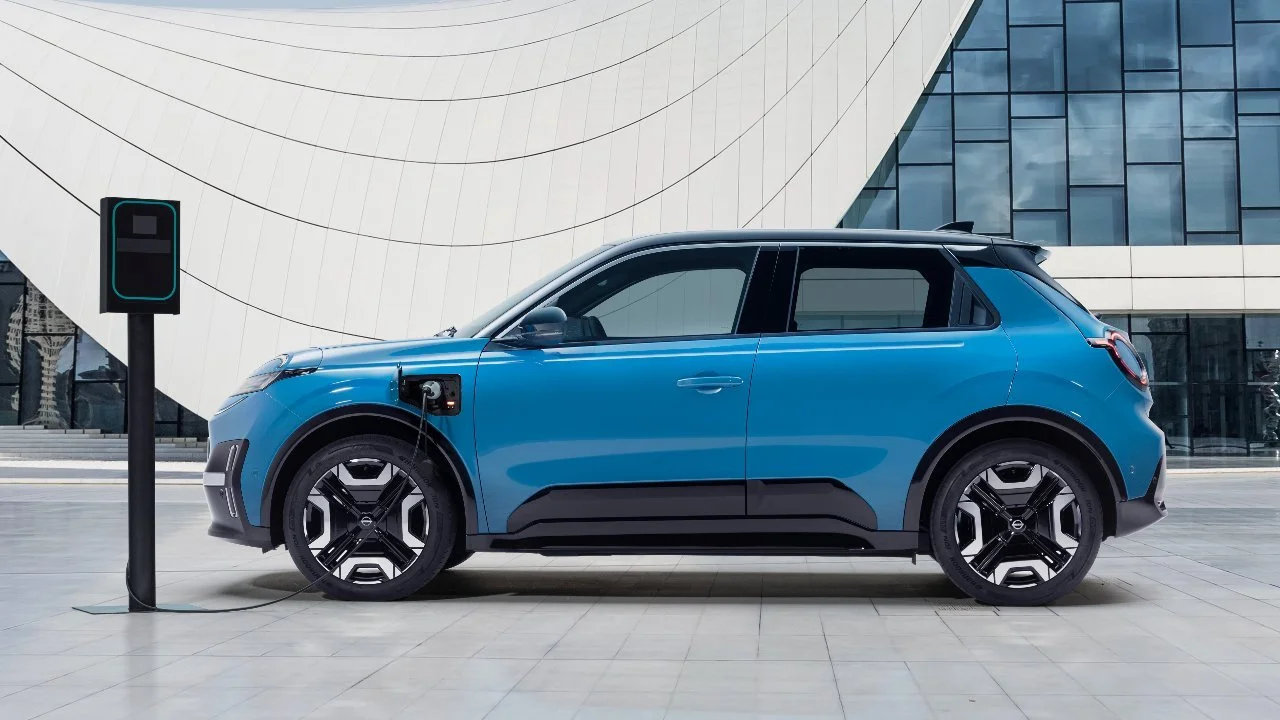   Image Credit: Nissan.  